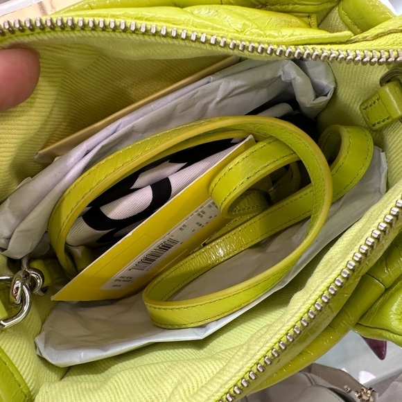 NWT! NEW! Marc Jacobs The Mini Tote Bag Crinkle Shiny Patent Leather Bla… - Picture 6 of 9